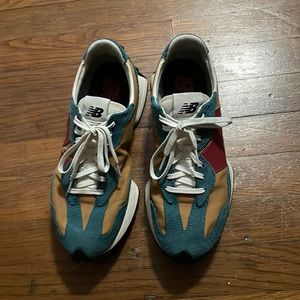 New Balance 327